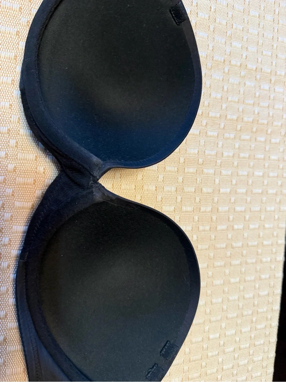 SKIMS Black Strapless Smooth Molded Cup Bra - Picture 2 of 5